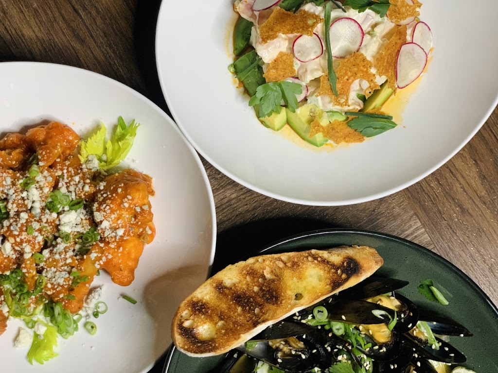 Zades Lounge | restaurant | 22 E Chicago Ave Suite #115, Naperville, IL 60540, USA | 6308643190 OR +1 630-864-3190