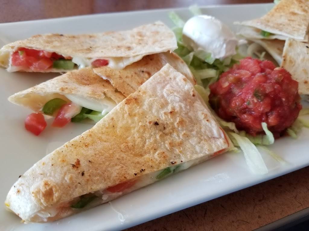 Platas Restaurant | restaurant | 2702 Shopko Dr, Madison, WI 53704, USA | 60824418222 OR +1 608-244-1822 ext. 2