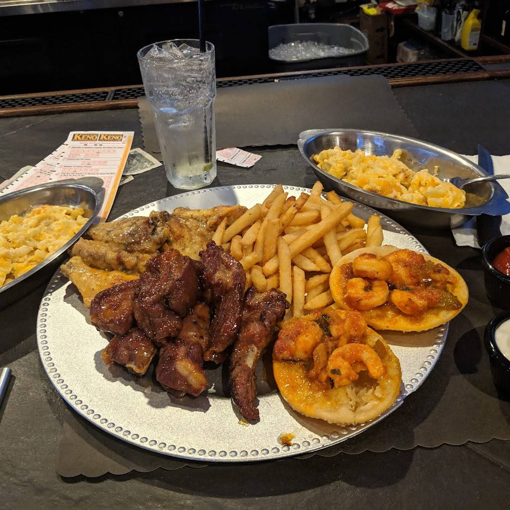 BullsEye Bar Lounge Grill | restaurant | 621 Center St, Chicopee, MA 01013, USA | 4133313374 OR +1 413-331-3374