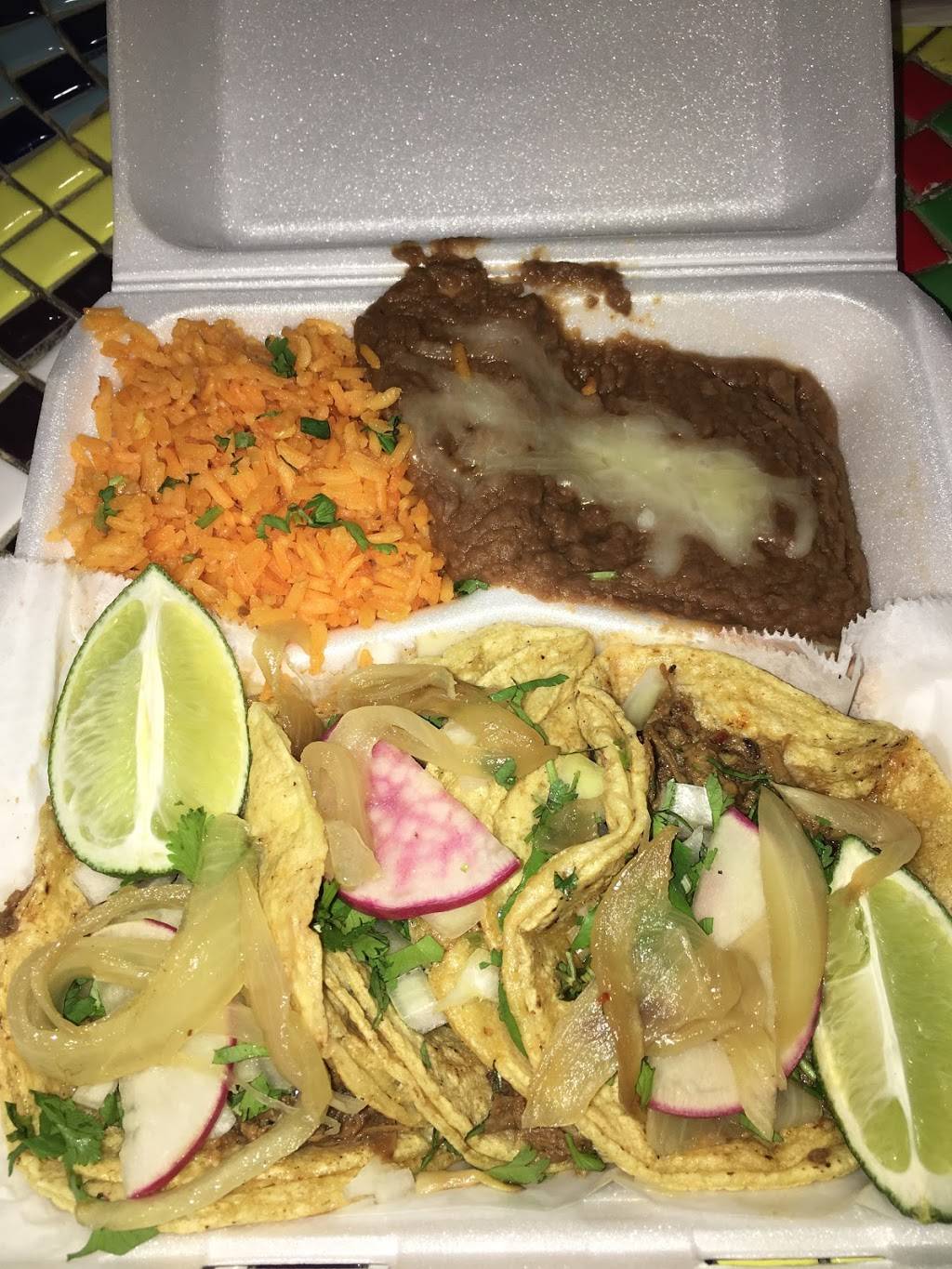 Guanaquitas Tacos y Pupusas | restaurant | 2405 E Plano Pkwy, Plano, TX 75074, USA | 2145315493 OR +1 214-531-5493