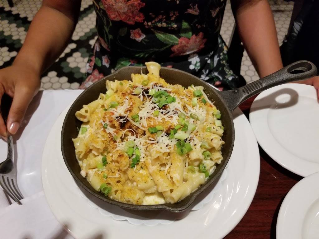 Speakers | restaurant | 2 Somerset Pkwy, Nashua, NH 03063, USA | 6035954155 OR +1 603-595-4155