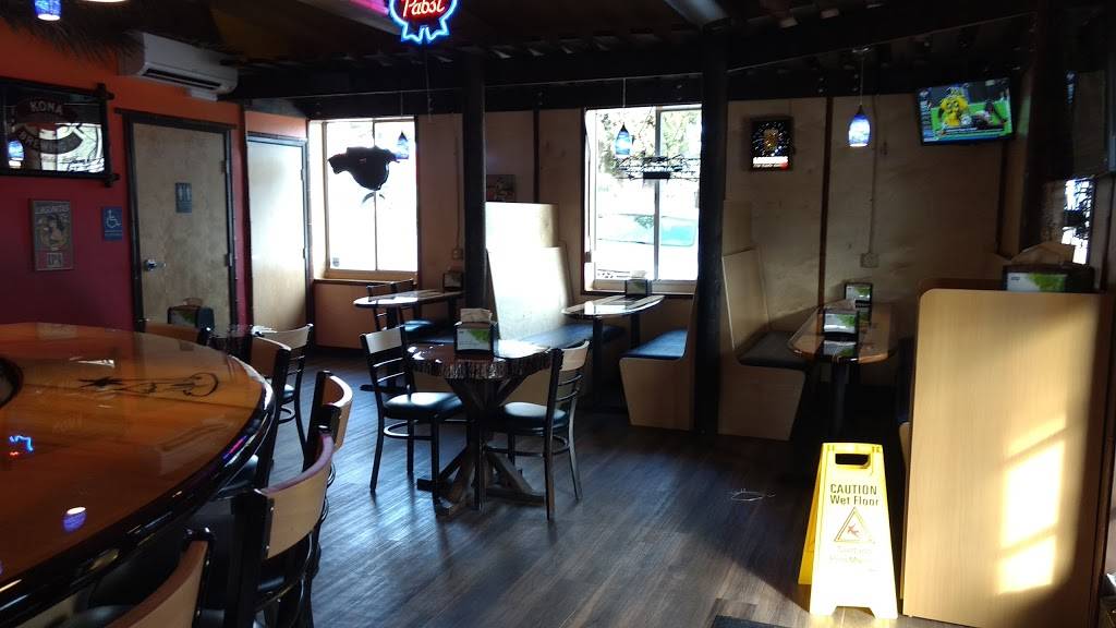 Beach Hut Deli | restaurant | 2210 Taylor Rd, Penryn, CA 95663, USA | 9162592847 OR +1 916-259-2847