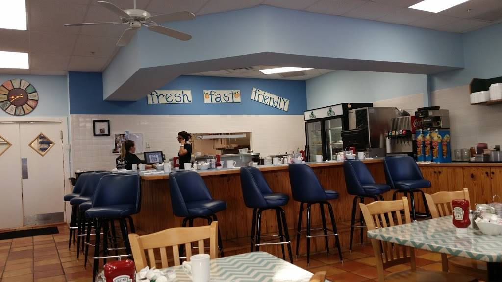 Peachs Restaurants - SR64 E | restaurant | 5240 FL-64, Bradenton, FL 34208, USA | 9417476200 OR +1 941-747-6200