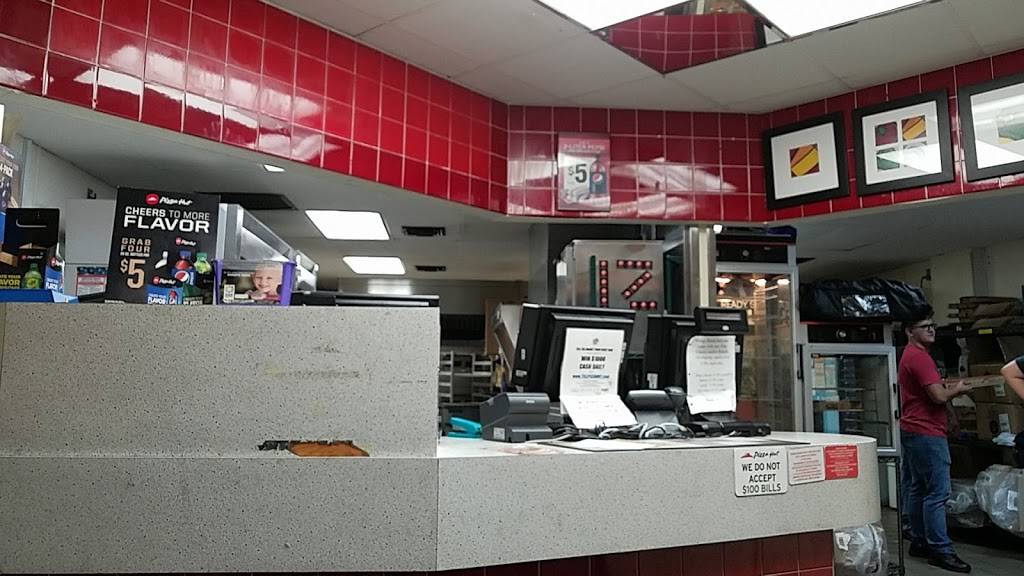 Pizza Hut | meal takeaway | 12113 Pembroke Rd, Pembroke Pines, FL 33025, USA | 9544354111 OR +1 954-435-4111