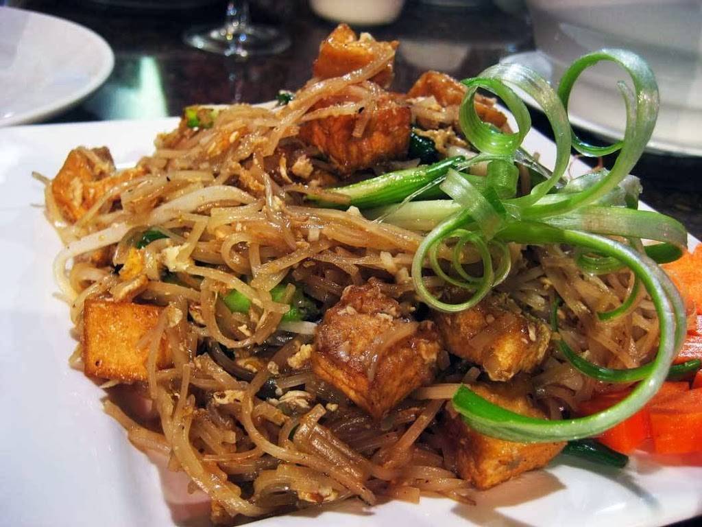 Pad Thai Restaurant | restaurant | 1681 Grand Ave, St Paul, MN 55105, USA | 6516901393 OR +1 651-690-1393