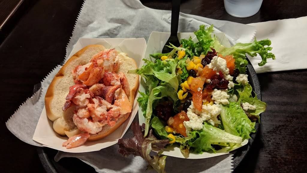 Lolas Seafood Eatery | restaurant | 300 SW Federal Hwy, Stuart, FL 34994, USA | 7722193340 OR +1 772-219-3340