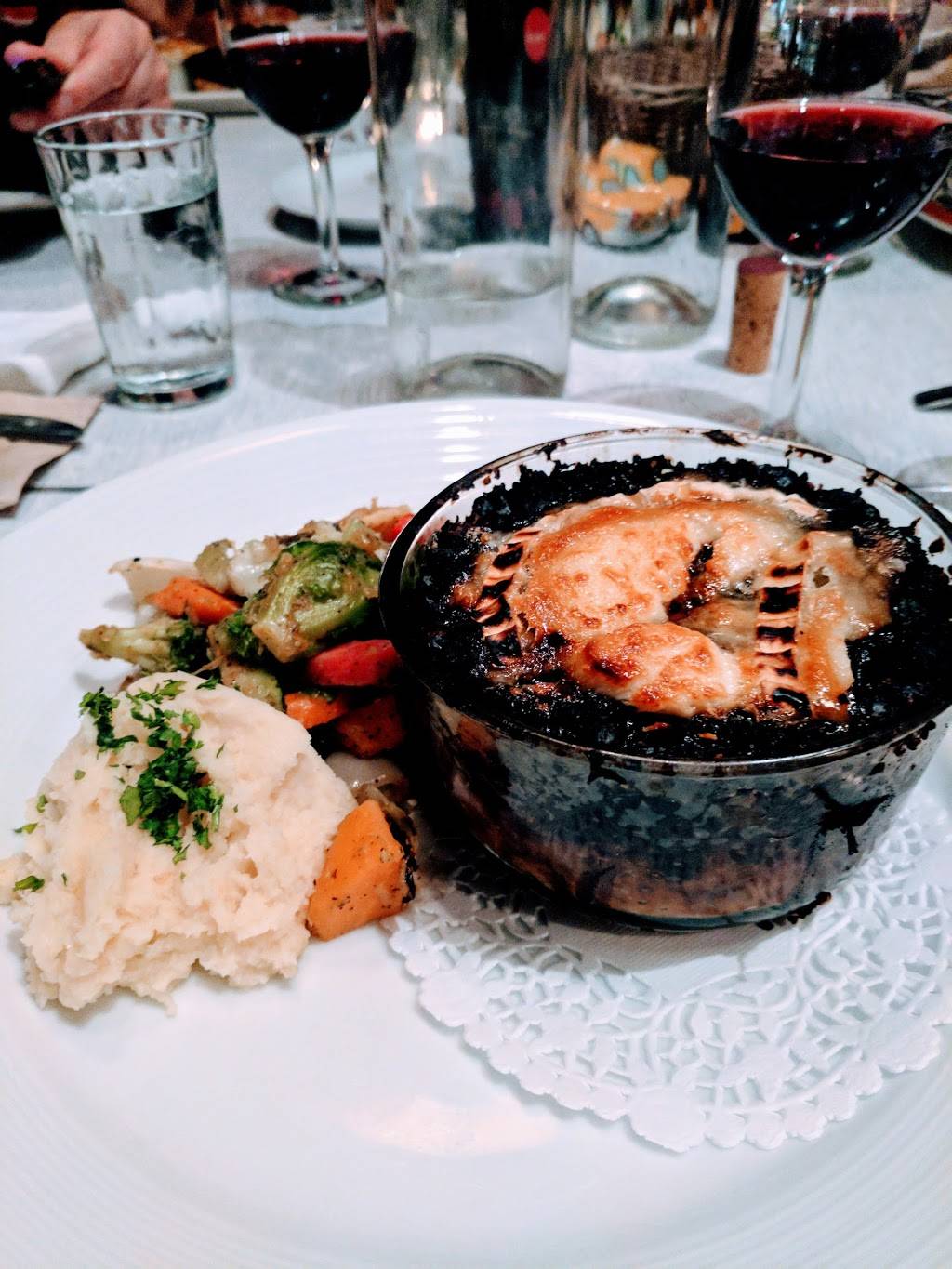 Restaurant Cabotins | restaurant | 4821 Rue Sainte-Catherine E, Montréal, QC H1V 1Z7, Canada | 5142518817 OR +1 514-251-8817