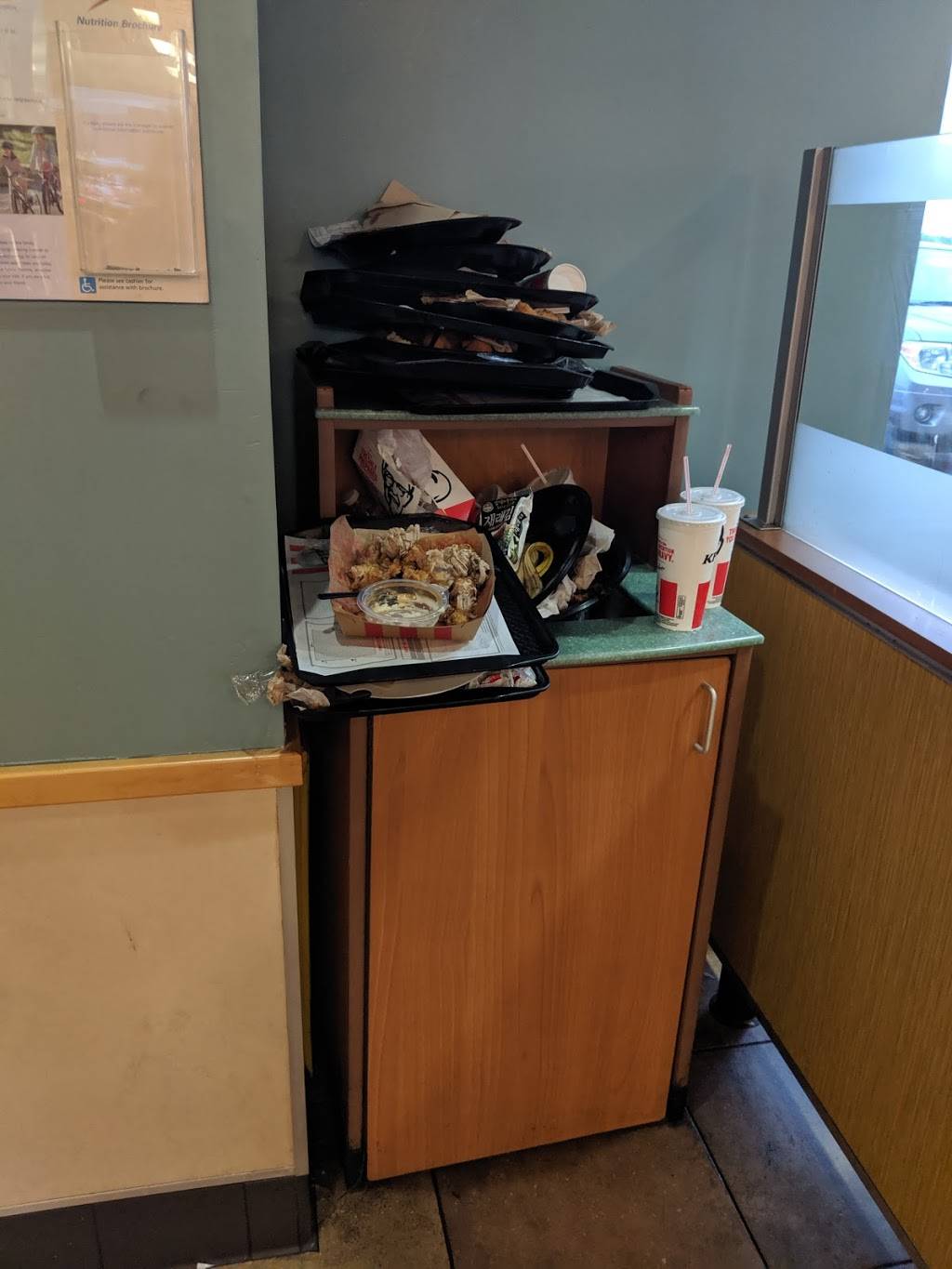 Long John Silvers | restaurant | 67833 Mall Ring Rd, St Clairsville, OH 43950, USA | 7406952924 OR +1 740-695-2924