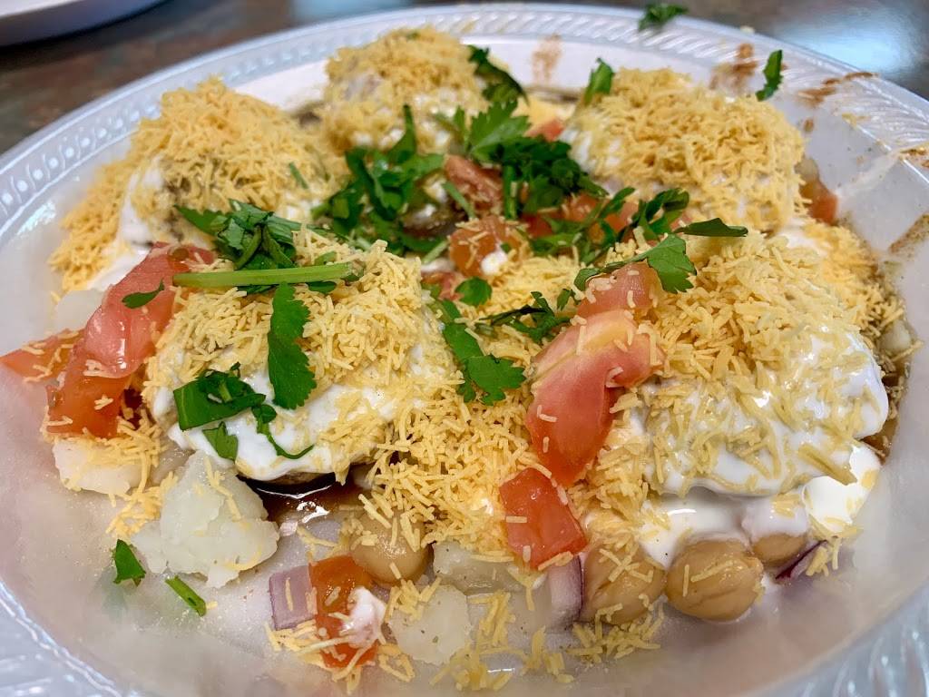 Taj Chaat House | restaurant | 1057 W Rochelle Rd, Irving, TX 75062, USA | 2145961133 OR +1 214-596-1133