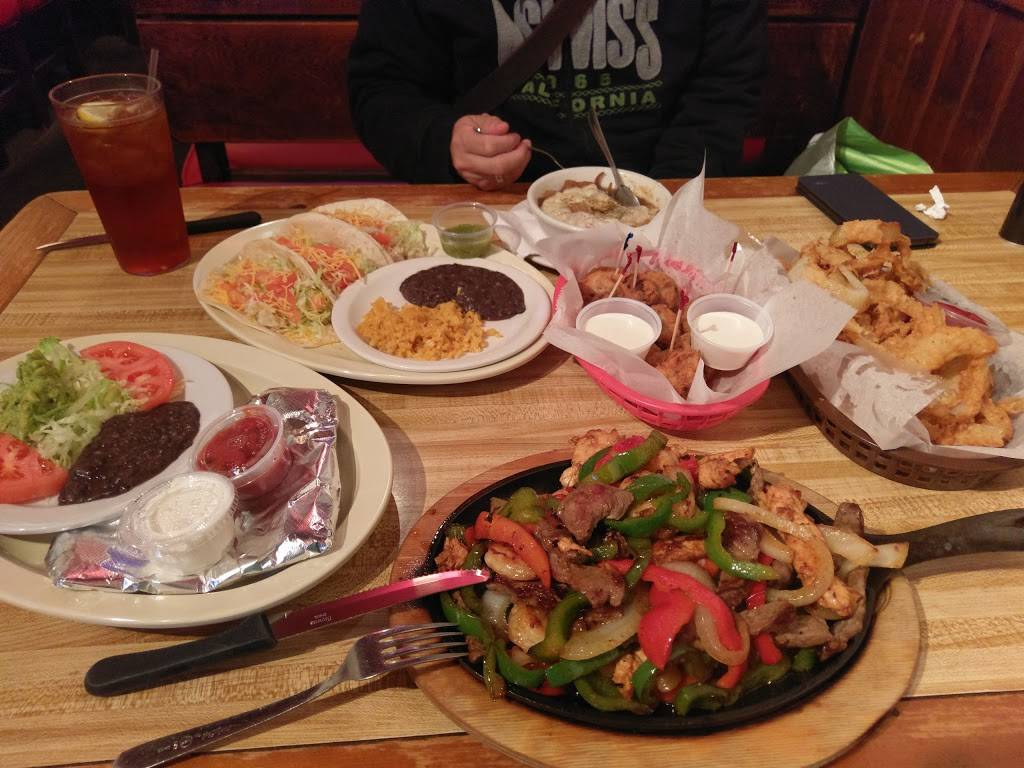 Putters Patio and Grill | restaurant | 5302, 3005 Bonhurst Dr, Winston-Salem, NC 27106, USA | 3367249990 OR +1 336-724-9990