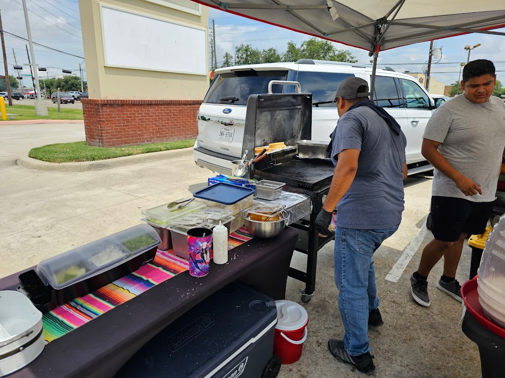 Antojitos Mexicanos Salazar | restaurant | 17977 FM 529, Houston, TX 77084, USA | 8323591152 OR +1 832-359-1152