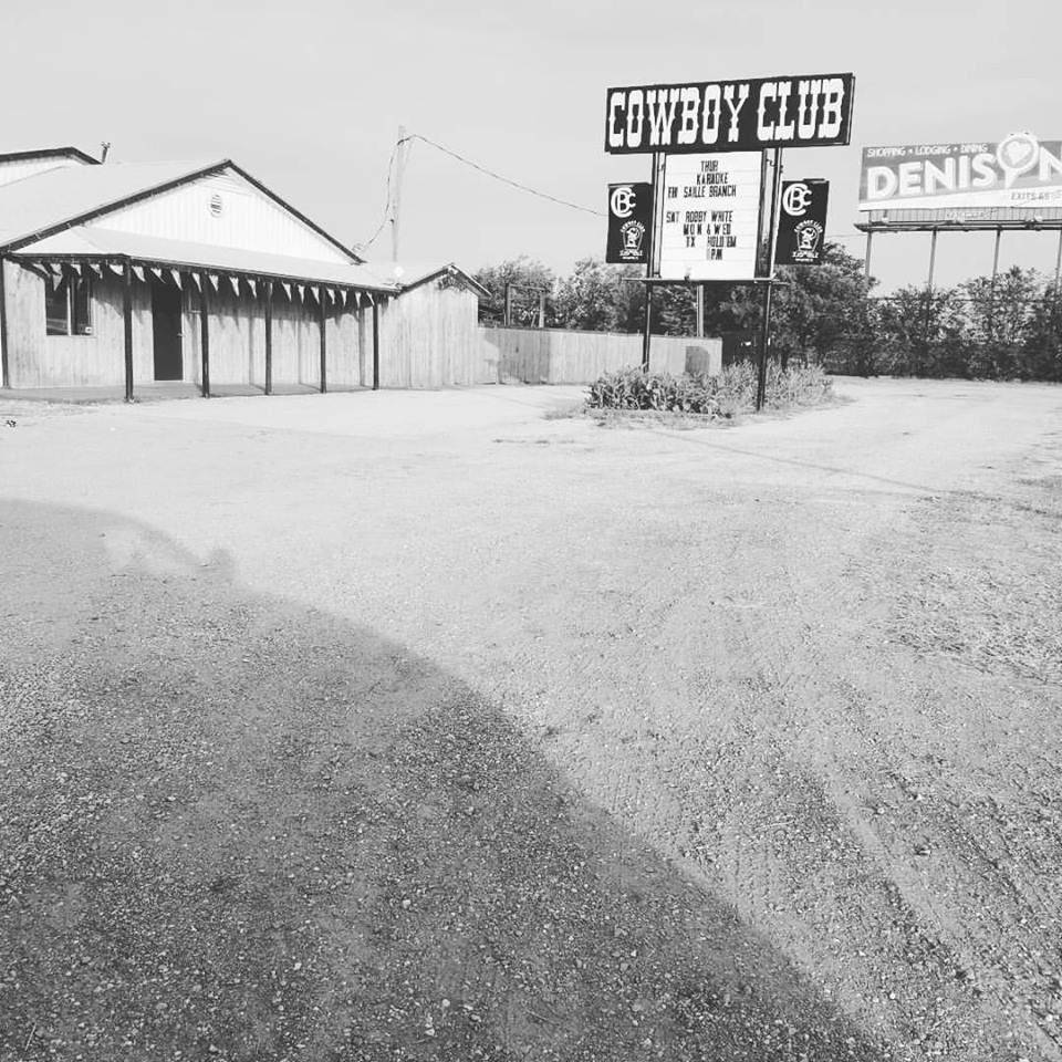 The Cowboy Club/Sandys Grill | restaurant | 15027 US-75, Van Alstyne, TX 75495, USA | 9034826325 OR +1 903-482-6325