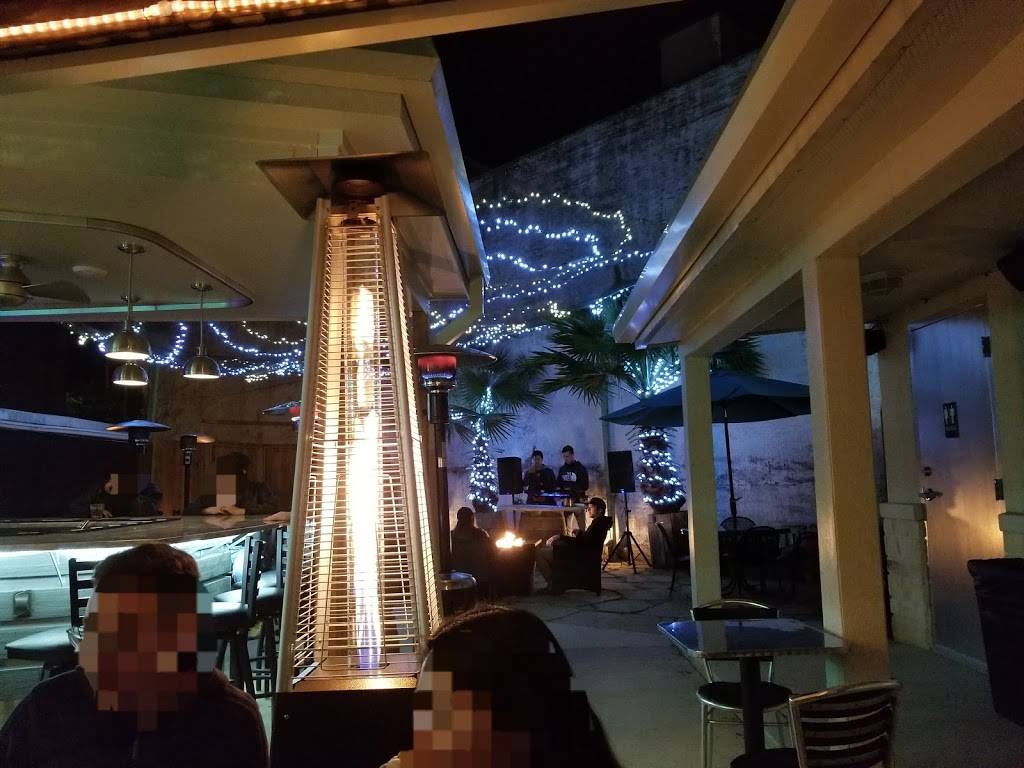 Commanders Cove | restaurant | 215 University Dr, College Station, TX 77840, USA | 9794363965 OR +1 979-436-3965