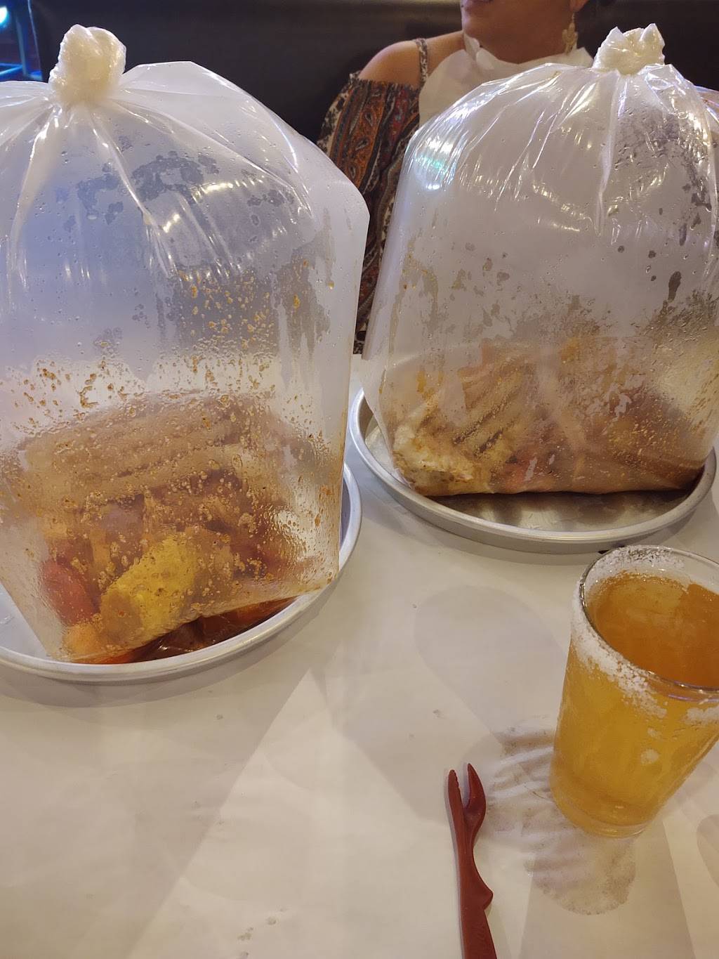 Red Hook Seafood | restaurant | 6759 Northwest Loop 410, San Antonio, TX 78238, USA | 2105921017 OR +1 210-592-1017