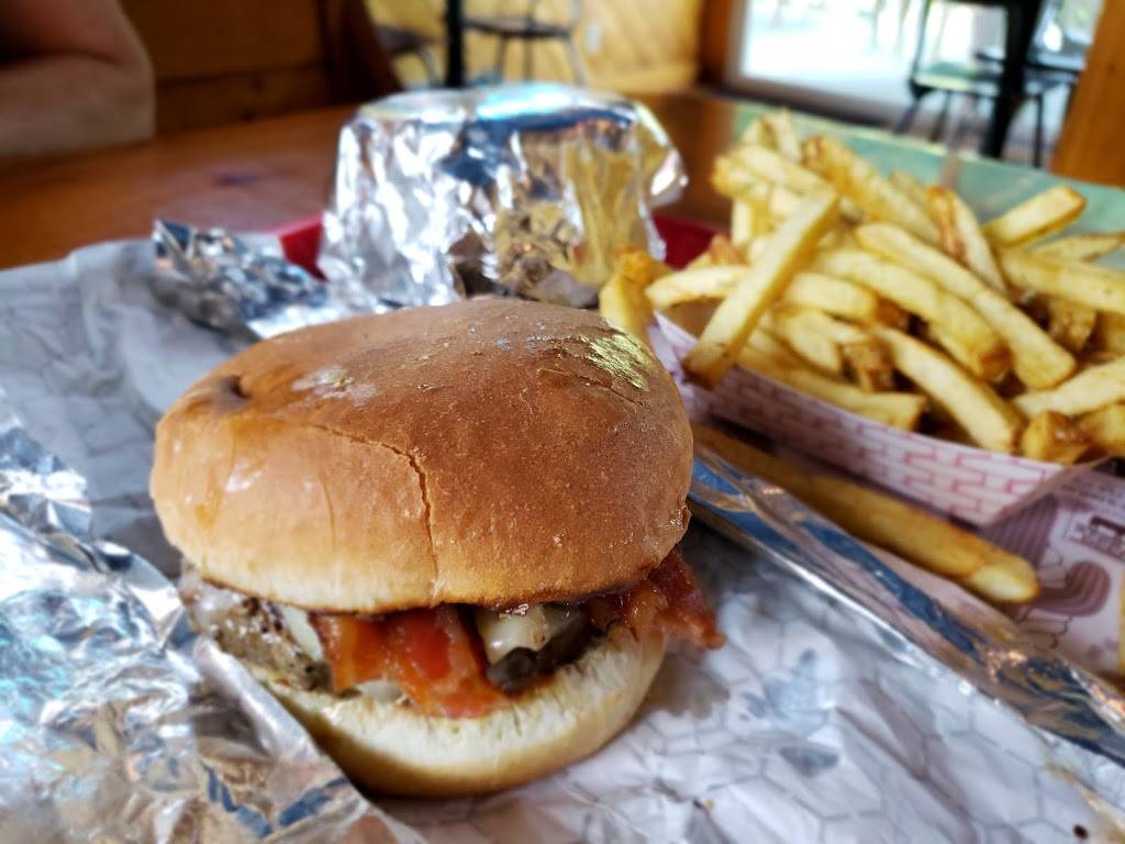 Wild Willys Burgers | restaurant | 765 US-1, York, ME 03909, USA | 2073639924 OR +1 207-363-9924