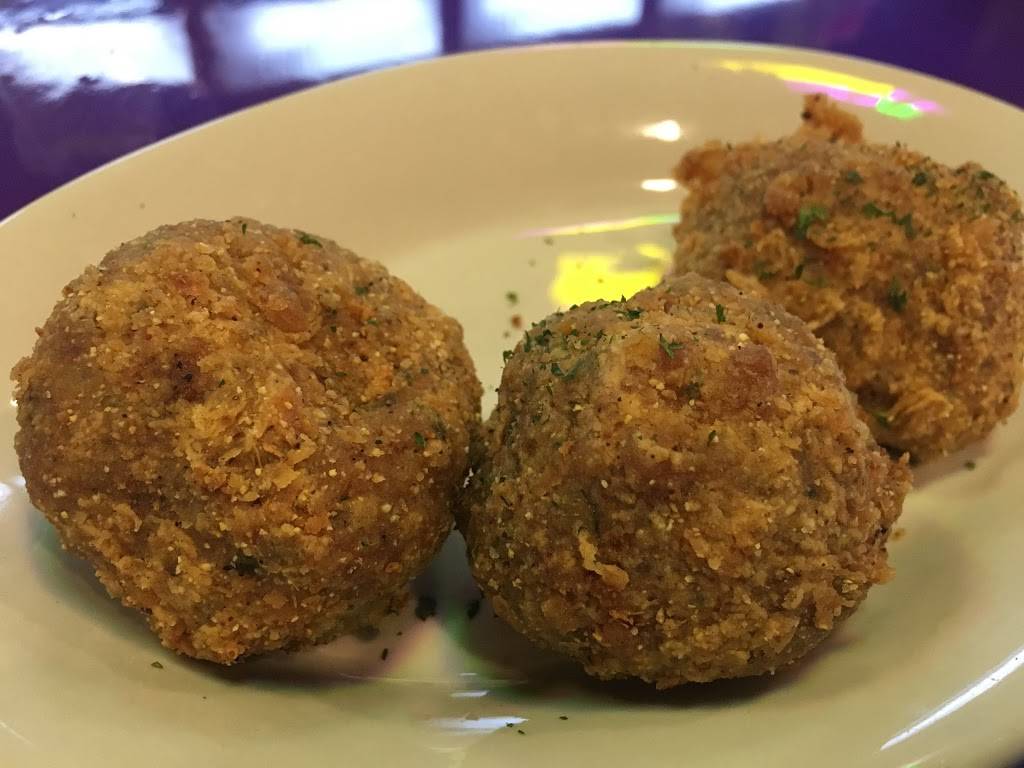 LaRouxs Creole Cafe and Daiquiri Bar | restaurant | 2001 SE Green Oaks Blvd, Arlington, TX 76018, USA | 6824100009 OR +1 682-410-0009