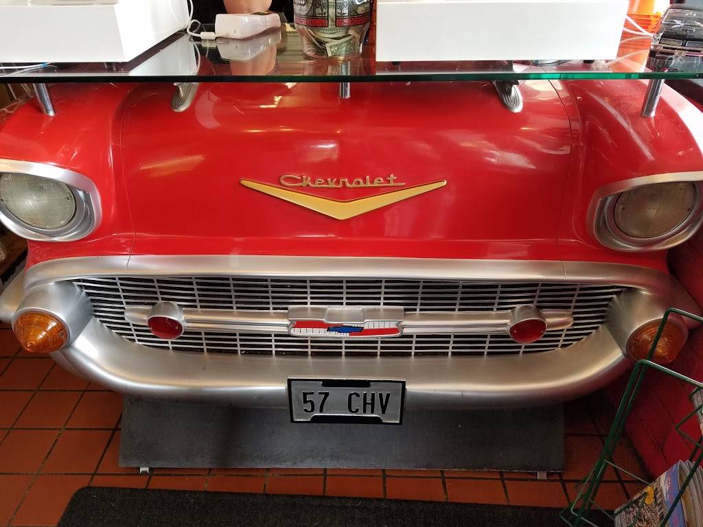 Mikies | restaurant | 4532 Evergreen Way, Everett, WA 98203, USA | 4252526162 OR +1 425-252-6162