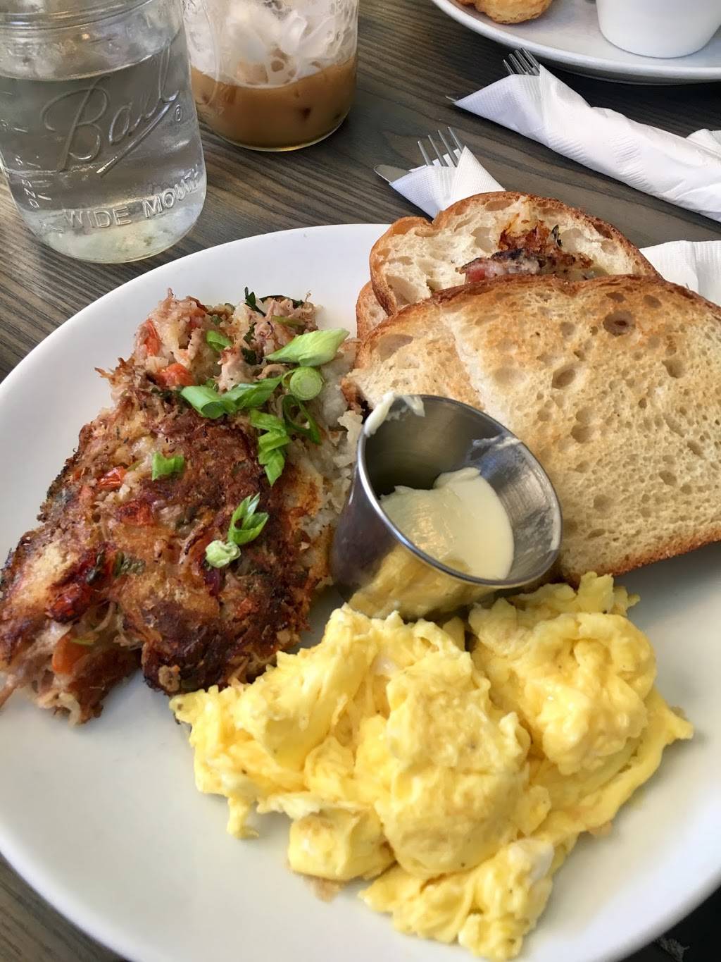 Elis Kitchen | restaurant | 40 Market St, Warren, RI 02885, USA | 4012451809 OR +1 401-245-1809