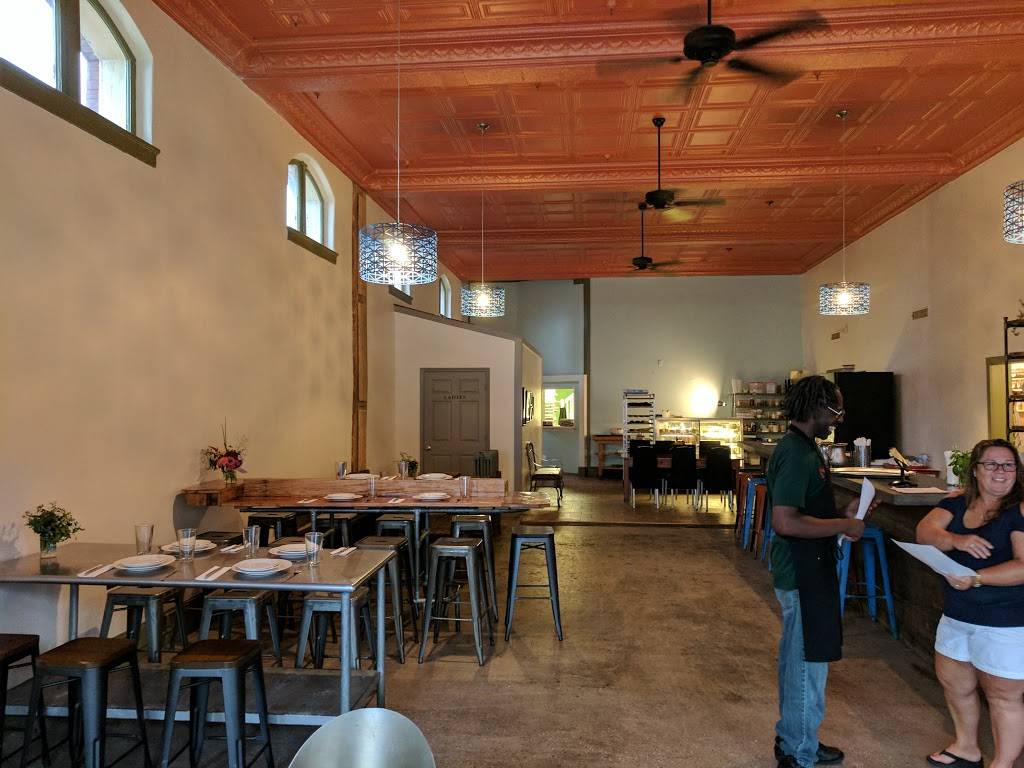 Stone Table | restaurant | 101 W Franklin St, Monroe, NC 28112, USA | 7042257675 OR +1 704-225-7675