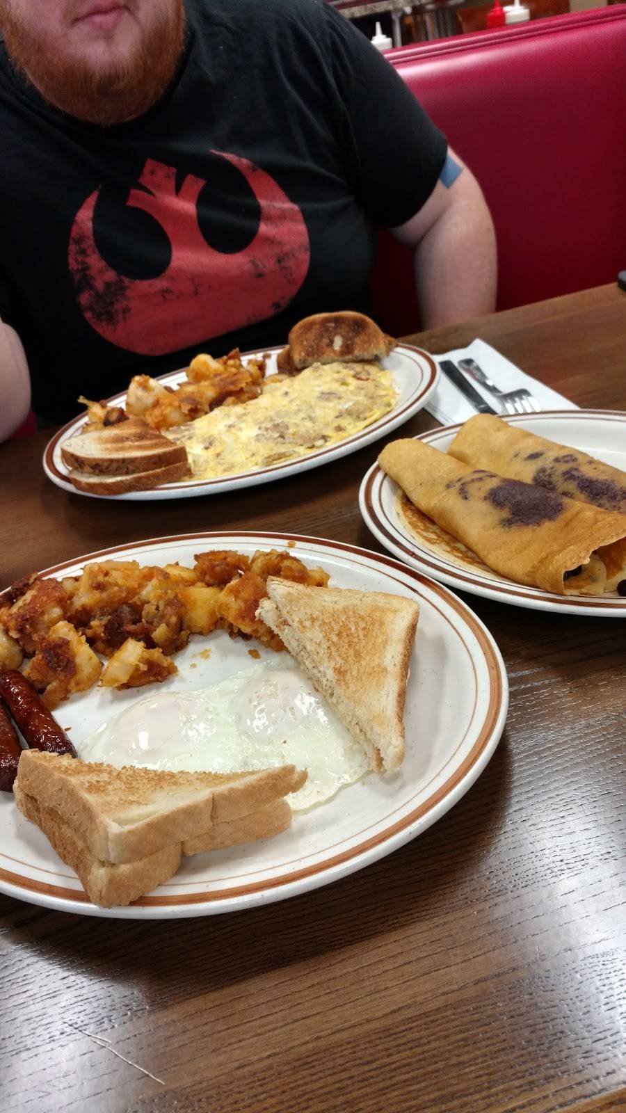 Riverside Restaurant Bristol | restaurant | 170 Riverside Ave, Bristol, CT 06010, USA | 8605827009 OR +1 860-582-7009