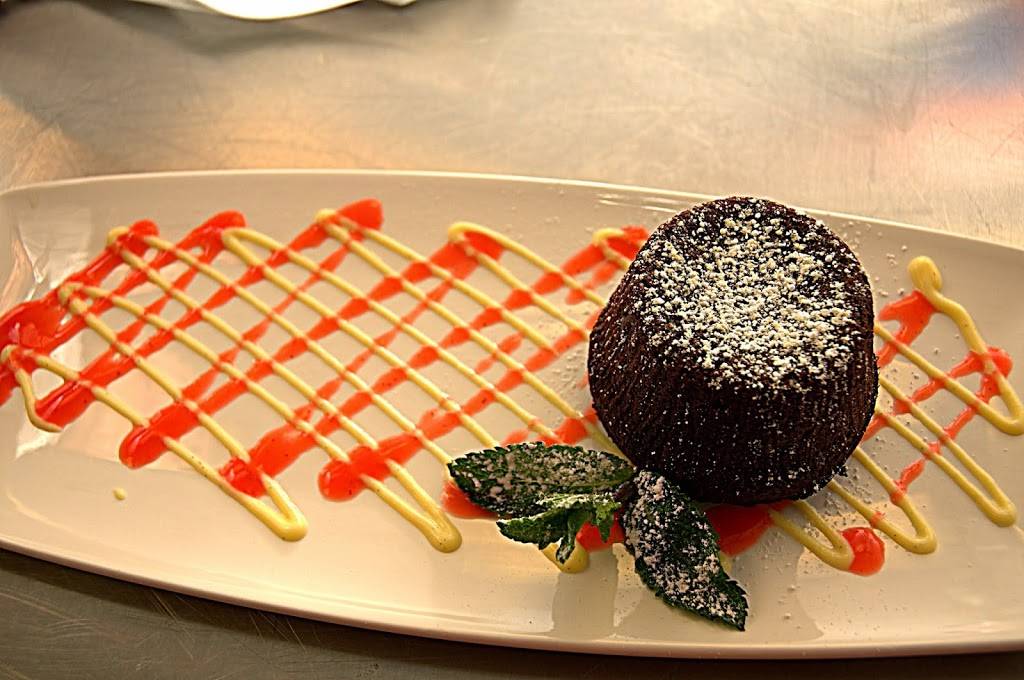 Ovie Bar & Grill | restaurant | 120 N Canal St, Chicago, IL 60661, USA | 3129021111 OR +1 312-902-1111