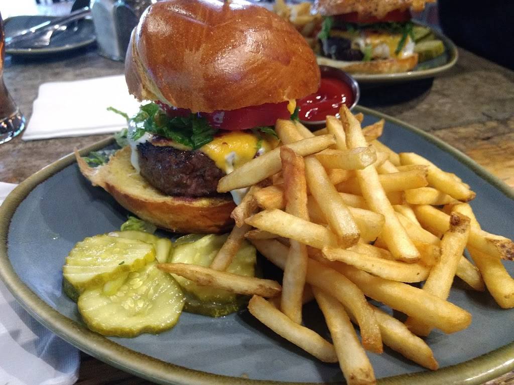 Red Rock Tap + Grill | restaurant | 14 Wharf Ave, Red Bank, NJ 07701, USA | 7327472999 OR +1 732-747-2999