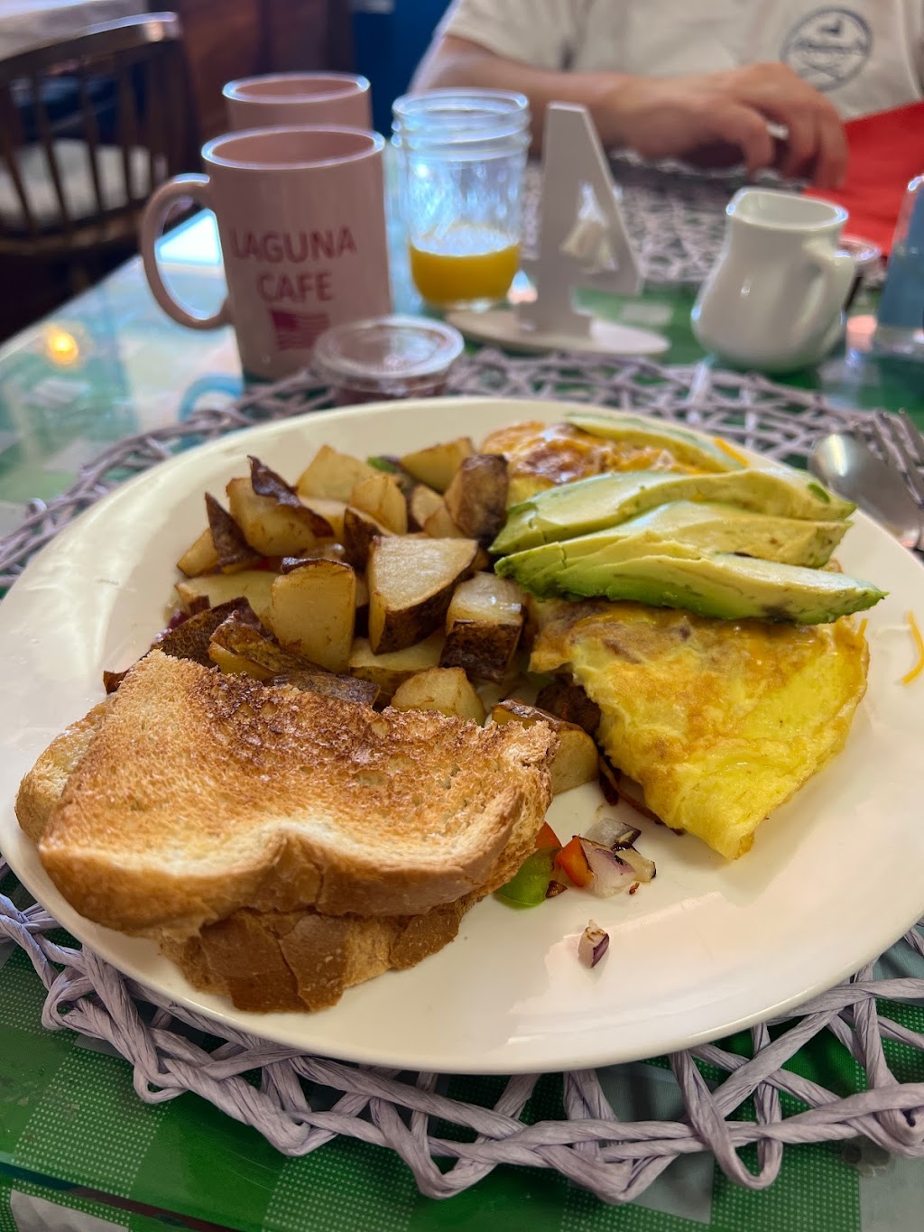 Laguna Cafe | restaurant | 24310 Moulton Pkwy, Laguna Woods, CA 92637, USA | 9493800465 OR +1 949-380-0465