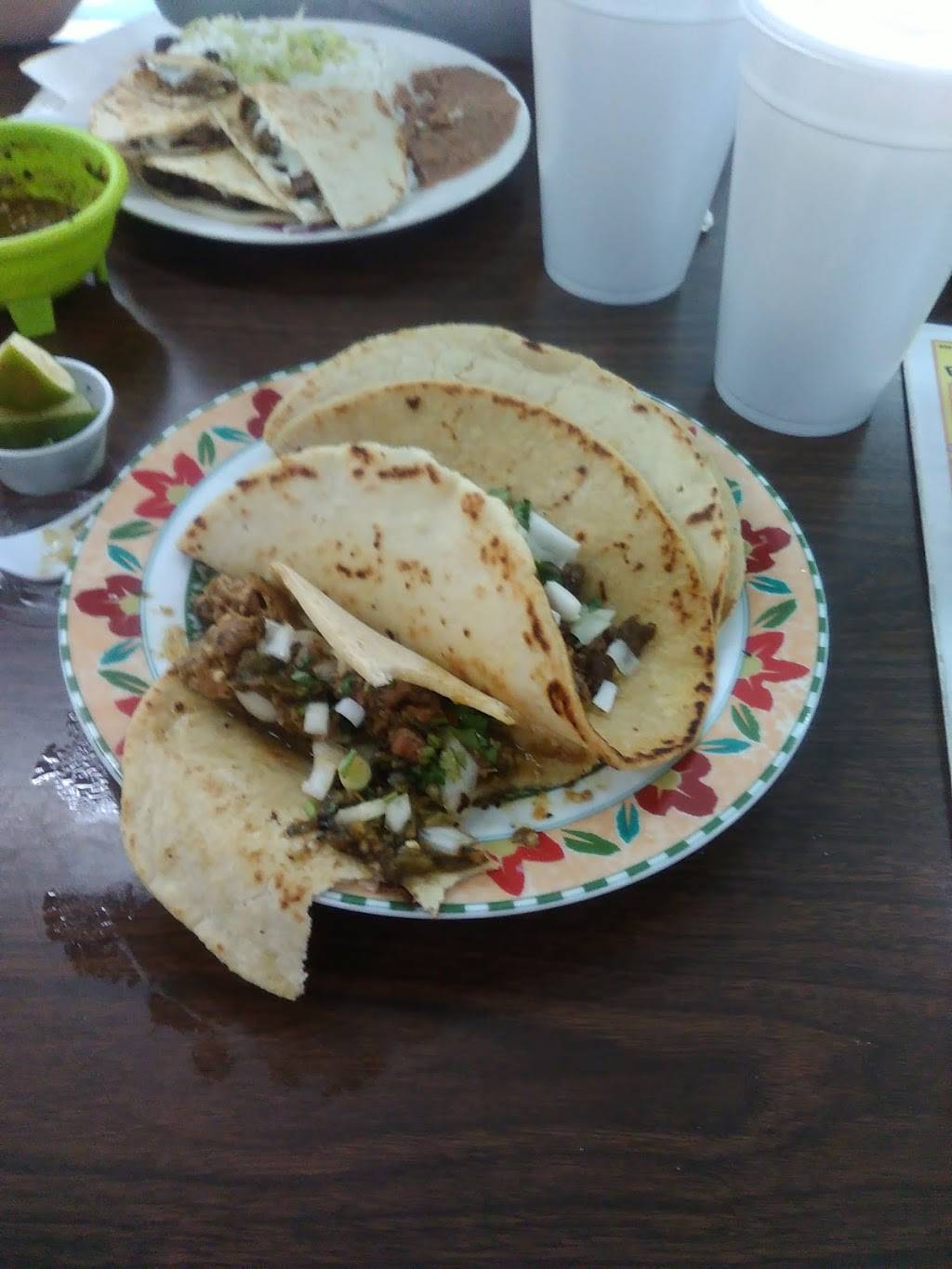 Tacos El Viajero | restaurant | 9516 Webb Chapel Rd, Dallas, TX 75220, USA | 2146471085 OR +1 214-647-1085