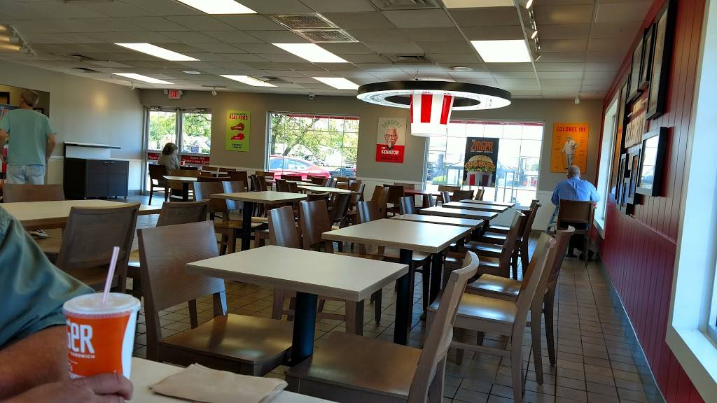KFC | restaurant | 3131 Valley Pike, Dayton, OH 45404, USA | 9372377181 OR +1 937-237-7181