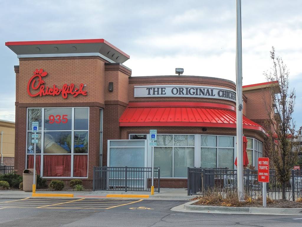 Chick-fil-A | restaurant | 935 E Golf Rd, Schaumburg, IL 60173, USA | 8475171173 OR +1 847-517-1173