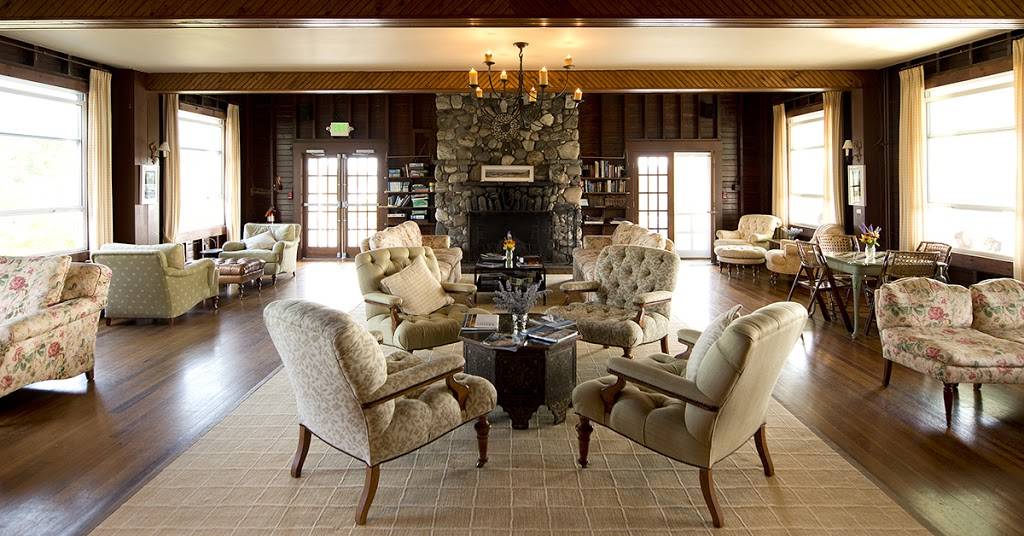 Chebeague Island Inn | restaurant | 61 S Rd, Chebeague Island, ME 04017, USA | 2078465155 OR +1 207-846-5155