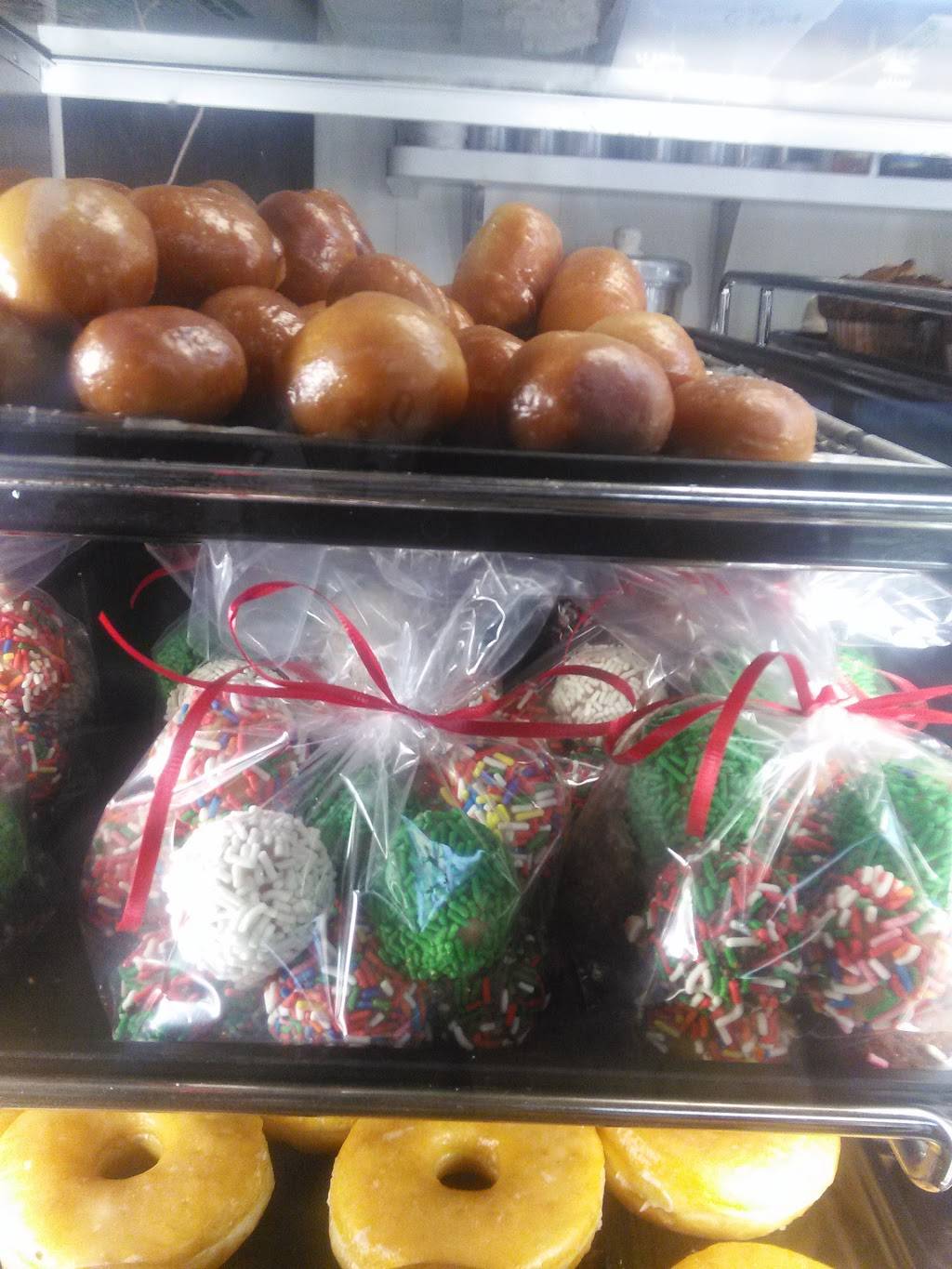 Yum Yum Donuts | cafe | 2309 McKee Rd, San Jose, CA 95116, USA | 4087293510 OR +1 408-729-3510