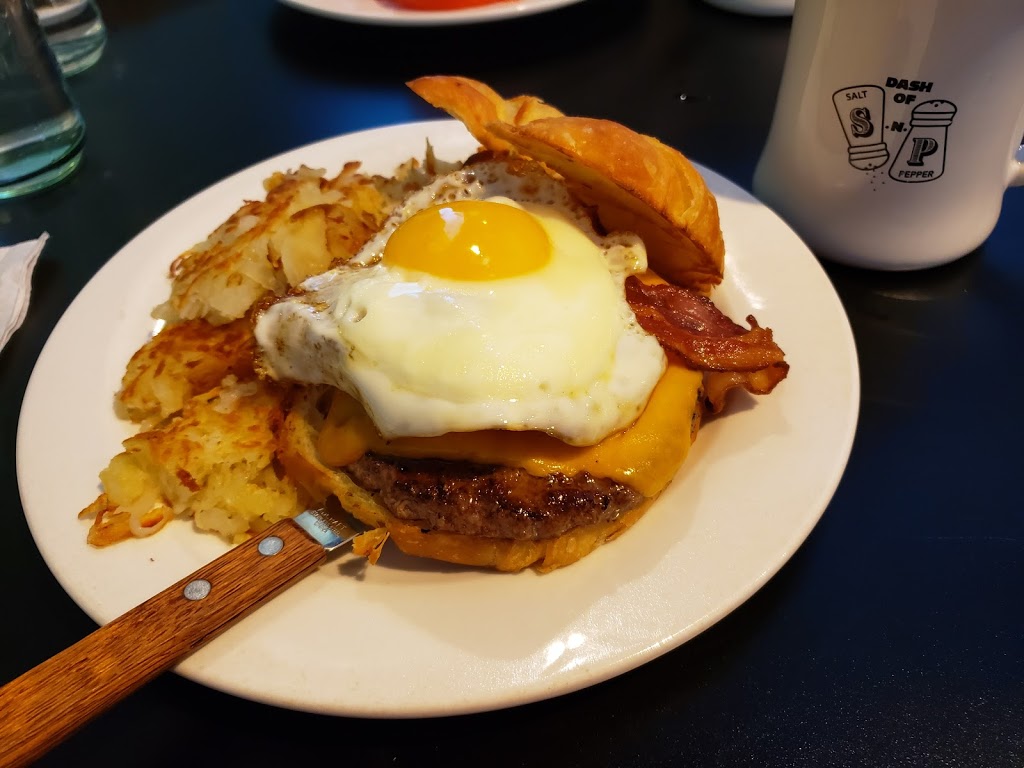 Dash of Salt and Pepper Diner | restaurant | 2201 N Lincoln Ave, Chicago, IL 60614, USA | 8722068671 OR +1 872-206-8671