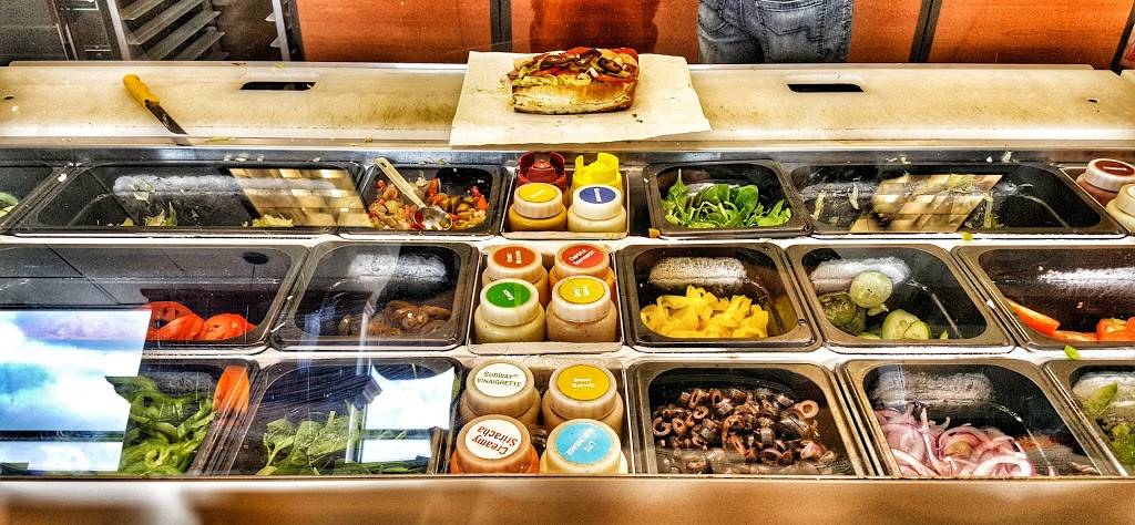 Subway Restaurants | restaurant | 936 IL-59, Naperville, IL 60540, USA | 6309830020 OR +1 630-983-0020