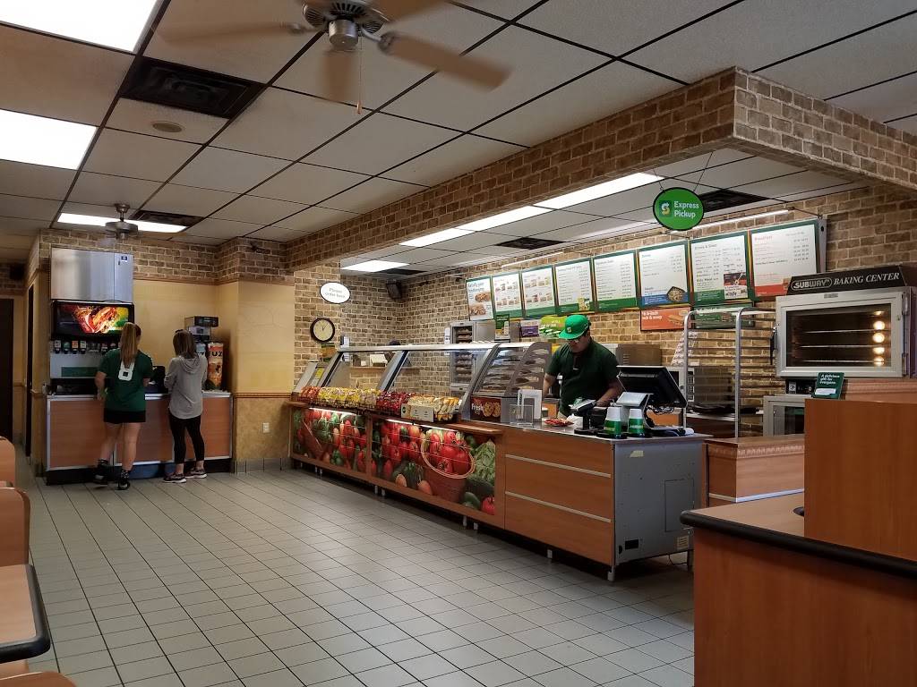 Subway Restaurants | restaurant | 1270 Crabb River Rd Suite 300 Greatwood, Country Shops, Richmond, TX 77469, USA | 2819371234 OR +1 281-937-1234
