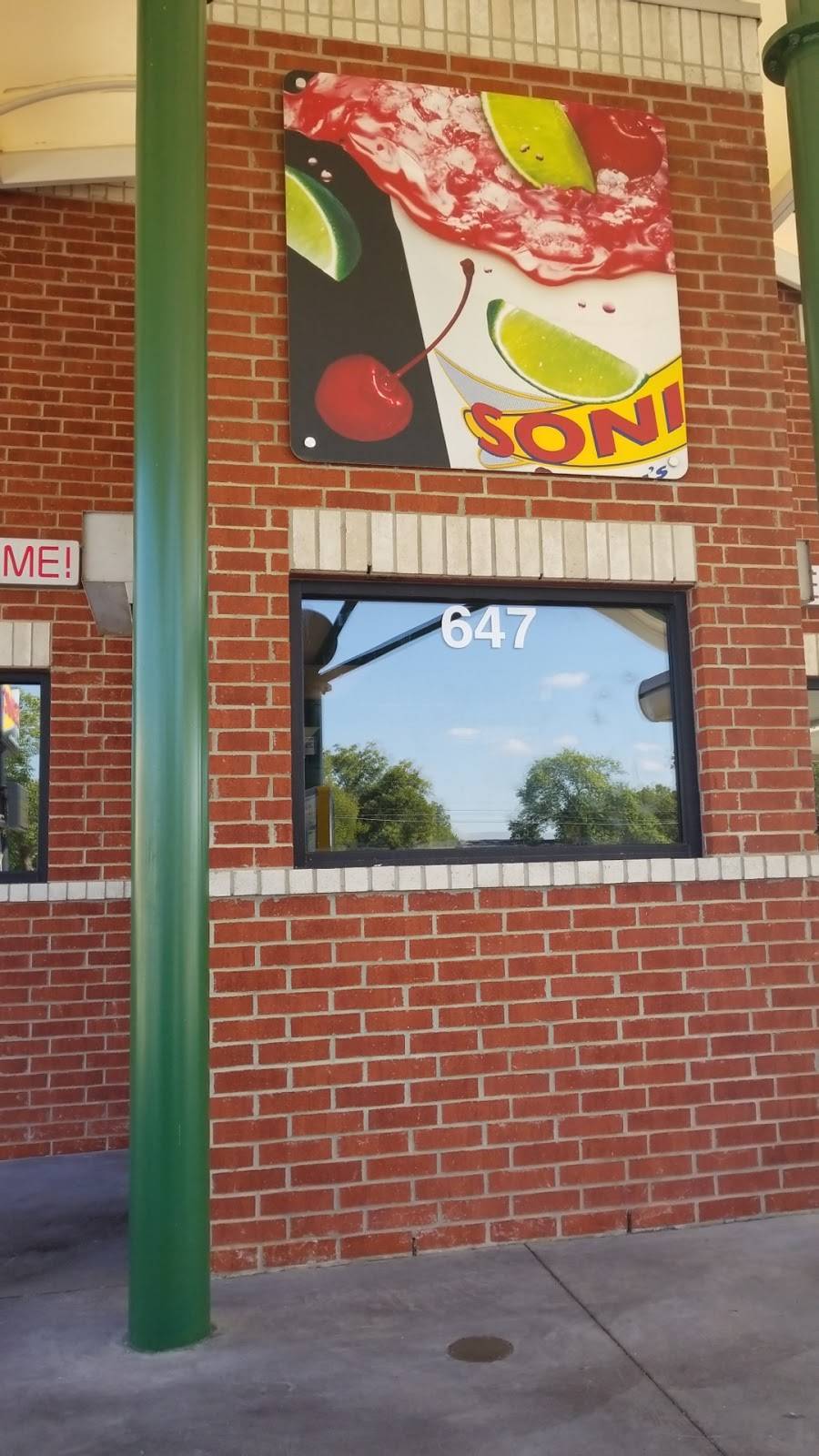 Sonic Drive-In | restaurant | 647 N Robinson Dr, Robinson, TX 76706, USA | 2546623107 OR +1 254-662-3107