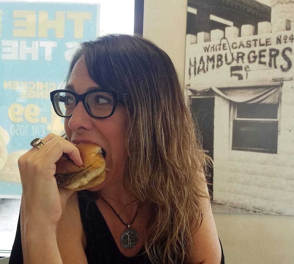 White Castle | restaurant | 24000 Schoolcraft, Redford Charter Twp, MI 48239, USA | 3135339843 OR +1 313-533-9843