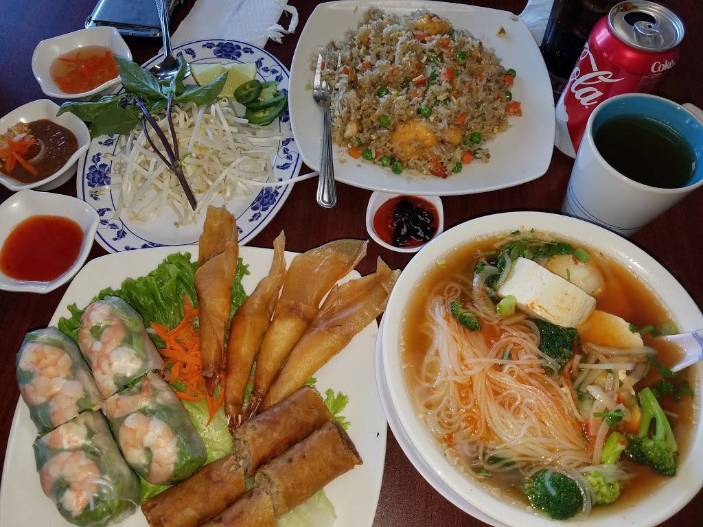 Pho Crystal | restaurant | 3037 S Bristol St, Santa Ana, CA 92704, USA | 7146681312 OR +1 714-668-1312