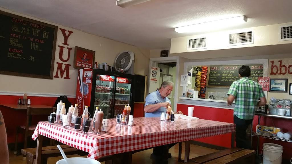 Smokin Joes of Texas | restaurant | 114 N Weidner Rd, San Antonio, TX 78233, USA | 2102310849 OR +1 210-231-0849