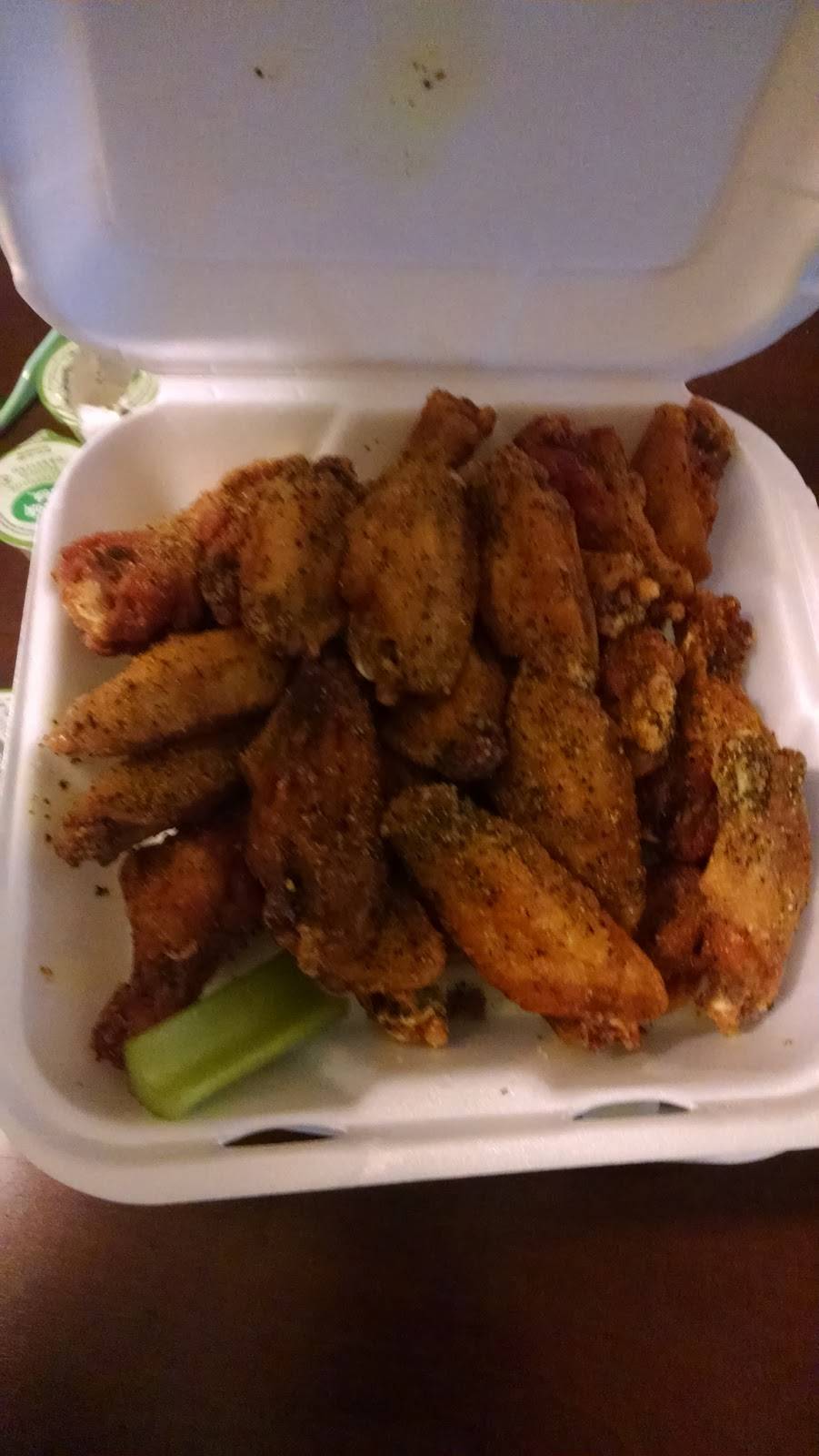 Family Wings & Philly | restaurant | 2754 Cumberland Blvd SE, Smyrna, GA 30080, USA | 6782392093 OR +1 678-239-2093