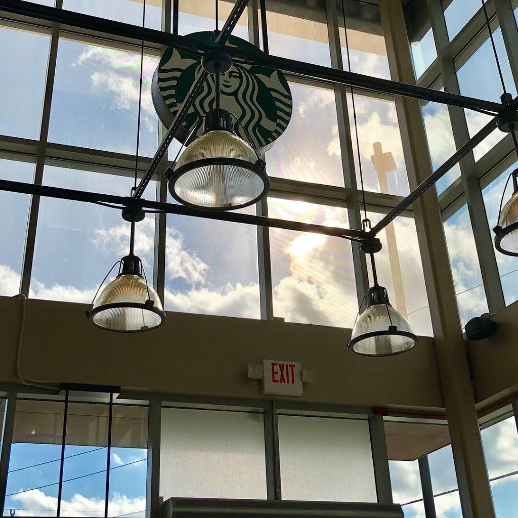 Starbucks | cafe | 28053 Chagrin Blvd, Woodmere, OH 44122, USA | 2165141822 OR +1 216-514-1822