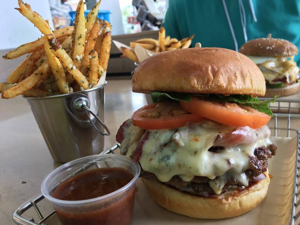 Boardwalk Fresh Burgers and Fries | restaurant | 21020 Beach Blvd, Huntington Beach, CA 92648, USA | 7145368000 OR +1 714-536-8000