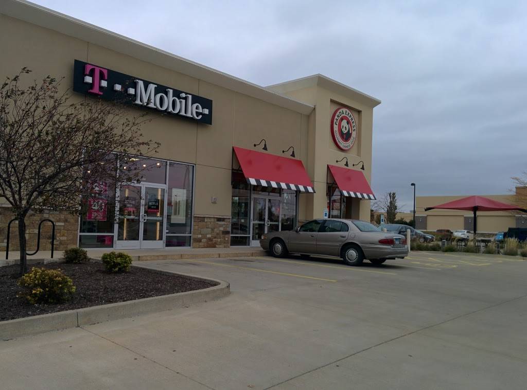 Panda Express | restaurant | 312 Veterans Pkwy, Normal, IL 61761, USA | 3094511269 OR +1 309-451-1269