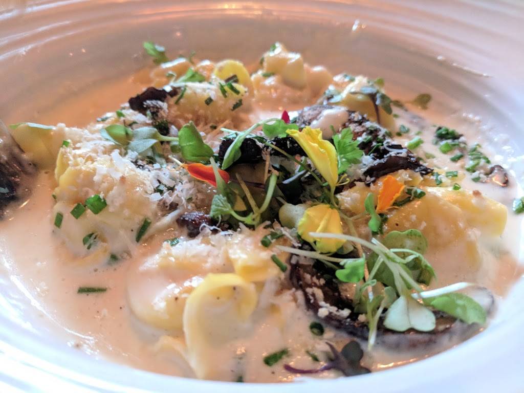 Annata Wine Bar | restaurant | 300 Beach Dr NE #128, St. Petersburg, FL 33701, USA | 7278519582 OR +1 727-851-9582