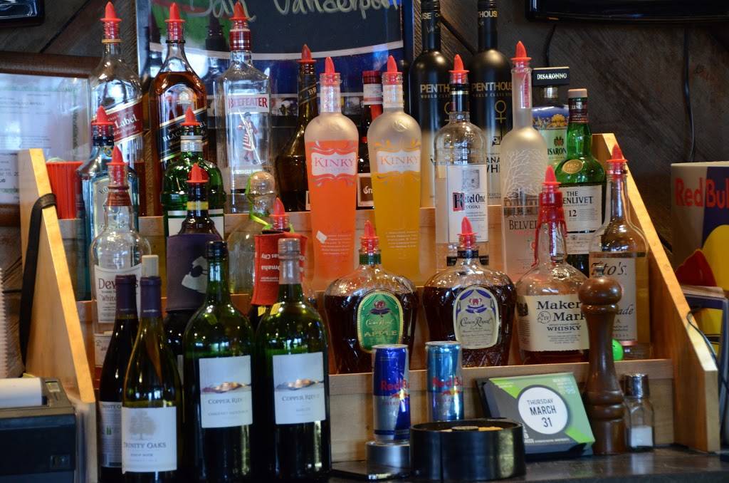 Cals Fine Foods & Spirits | restaurant | 1501 N 1st St, Indianola, IA 50125, USA | 5159615200 OR +1 515-961-5200