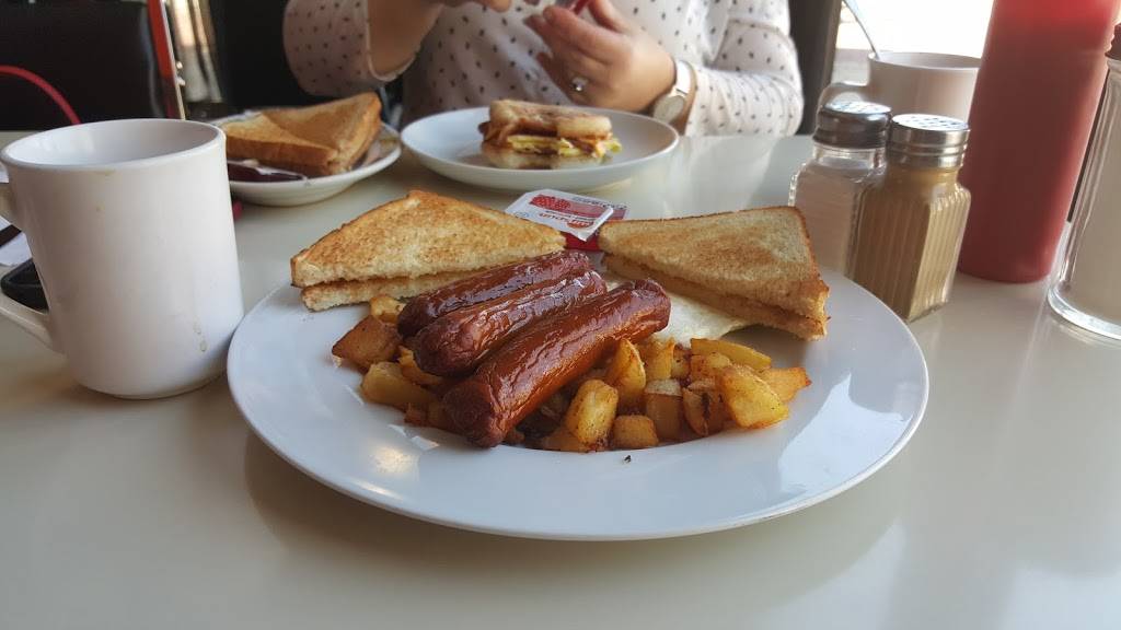 Pattis Place | restaurant | 87 E Main St, Welland, ON L3B 3W5, Canada | 2898207087 OR +1 289-820-7087