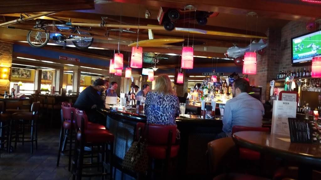 TGI Fridays | restaurant | 2515 W Memorial Rd, Oklahoma City, OK 73134, USA | 4057492515 OR +1 405-749-2515