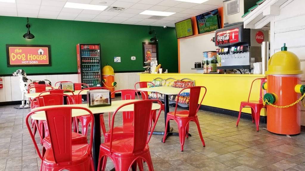 The Dog House | restaurant | 327 E Arlington Blvd, Greenville, NC 27858, USA | 2523213656 OR +1 252-321-3656