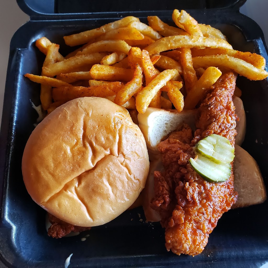 Angry Chickz | restaurant | 4725 S Maryland Pkwy, Las Vegas, NV 89119, USA | 8004989836 OR +1 800-498-9836