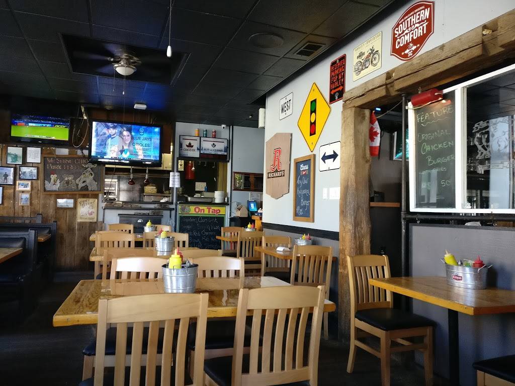 The Cow and Sow Eatery | restaurant | 38 Colborne St, Fenelon Falls, ON K0M 1N0, Canada | 7058875111 OR +1 705-887-5111